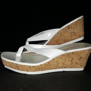 SIZE 7 NINE WEST WHITE AND CORK WEDGE SANDAL